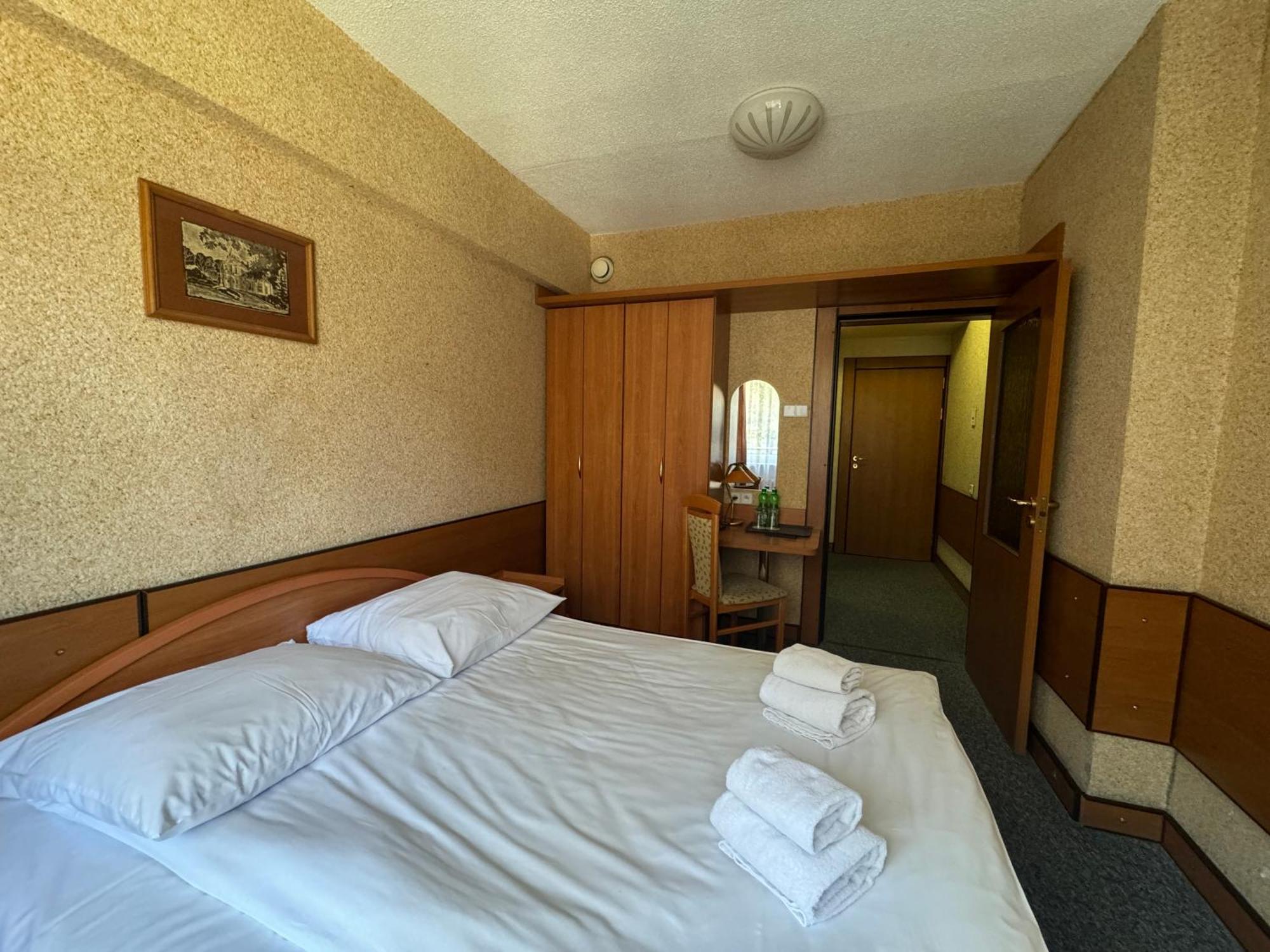 Hotel Echo Cedzyna Eksteriør bilde